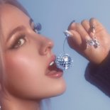 LexMorris, Capri Everitt & B Martin - Glimmer & Gold